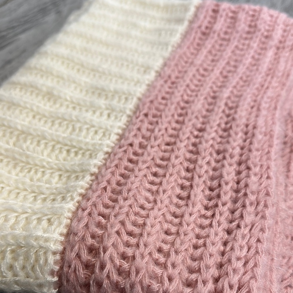 Marilyn Monroe Pink and Cream Women's Knit Scarf